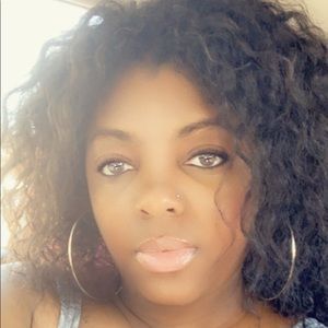 Meet your Posher, Latonya